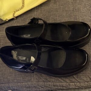 Seychelles Women's Glossy Black Flats